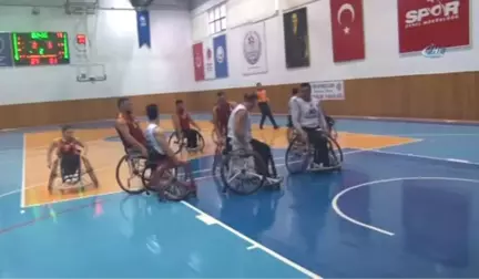 Garanti Bankası Tekerlekli Sandalye Basketbol Süper Ligi - Kardemir Karabükspor: 69 - Galatasaray: ...