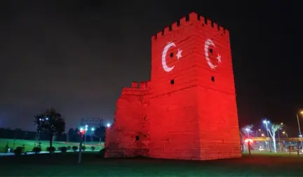 Türk Bayrağı Bu Görüntüsüyle Büyüledi