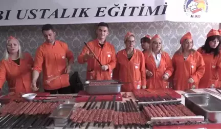 Tescilli Adana Kebabı Ustaları Sertifikalarını Aldı