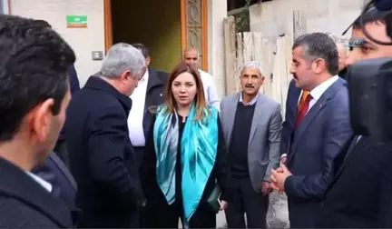 Alevi Vatandaşların Kapılarının İşaretlendiği Mahallede Birlik ve Beraberlik Mesajı