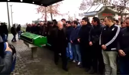 Sakarya 10 Yaşındaki Oğlunu Yastıkla Boğarak Öldüren Anne ve Komşusu, Adliyede