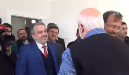 Çavuşoğlu'ndan Ortaokul Öğretmenine Ziyaret