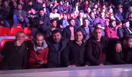 Kars Bakan Arslan 'Kick Boks' Maçı İzledi