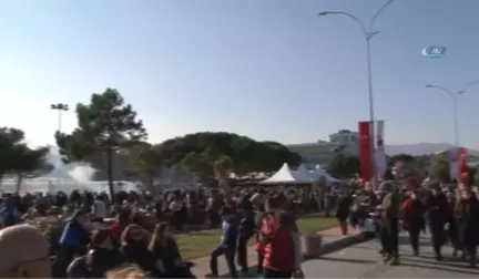 Atakum'da Vatandaşlara, 10 Ton Hamsi Dağıtıldı
