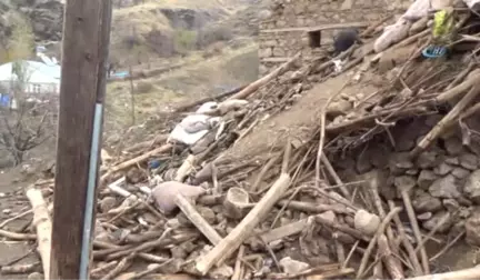 Siirt'teki Göçükte Hayatını Kaybedenler İçin Mezar Kazıldı