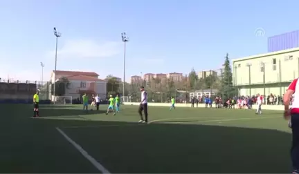 Göz Bandıyla Futbol Maçı - İstanbul