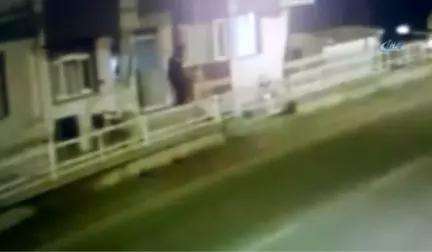 Annesini Rahatsız Eden Şahsı Böyle Vurdu