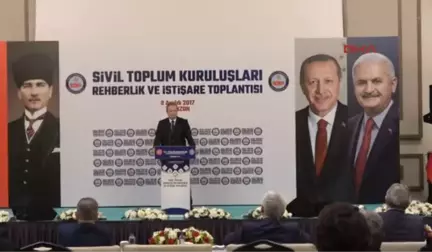 Trabzon'da İçişleri Bakanlığı'nın Toplantısında Söz Alan Folklor Kıyafetli Vatandaş, Dert Yandı