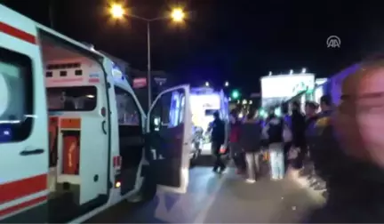 Kadıköy'de Trafik Kazası: 2 Yaralı