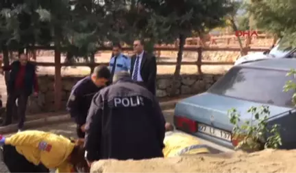 Gaziantep Banka Soyguncusunu Vatandaşlar Yakaladı, Olaya Giden Polisler Kaza Yaptı