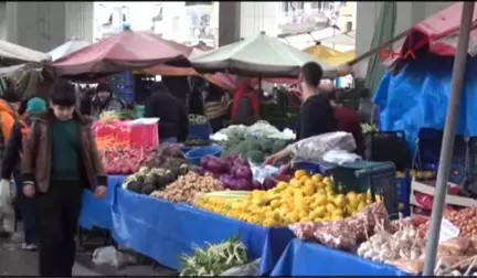 İzmir Pazaryeri Esnafından Belediyeye Tepki