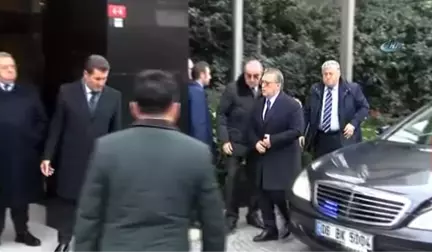 Eski Başbakan Mesut Yılmaz, Oğlunun Cenazesini Hastaneden Aldı