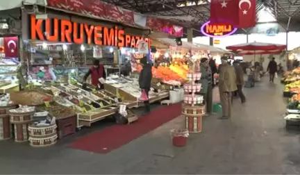 Pazarda Sebze Meyve Fiyatları El Yakıyor