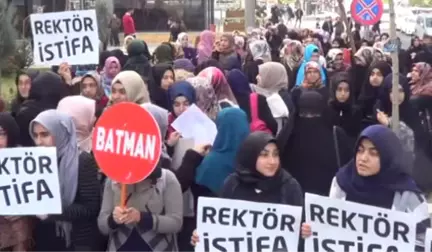 Batman'da 56 Stk'dan Rektör Durmuş'a Tepki