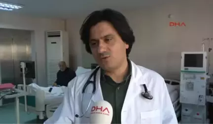 Trabzon'da Doktordan Hastalara Sazlı Sözlü Terapi