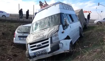 Şanlıurfa 5 Kişinin Yaralandığı Kaza Ardındaki Kavgaya Jandarmadan Müdahale