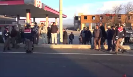 Edirne Refüj İstemeyen Mahalleli, Duble Yolu Trafiğe Kapattı