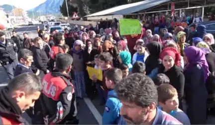 Antalya Alanya'da Yeni Yol Protestosu