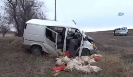 Konya'da Minibüs Tır'a Arkadan Çarptı: 1 Ölü