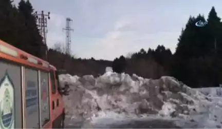 Uludağ'da Kabus Dolu Gece...şelalede Mahsur Kalan 3 Kişi Helikopterle Kurtarıldı