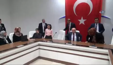 Karaman'da Şehit Polis Memurunun Devlet Övünç Madalyası Kızlarına Verildi