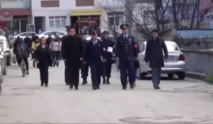 Teknisyen Kıdemli Astsubay Başçavuş Arlı'nın Annesine Acı Haber Verildi