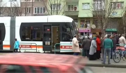 Eskişehir'de Tramvay Kazası: 1 Yaralı