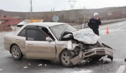 Tavşanlı'da Minibüs ile Otomobil Çarpıştı: 4 Yaralı