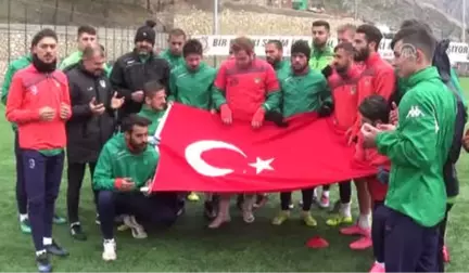 Futbolculardan Antrenman Öncesi Mehmetçik İçin Dua