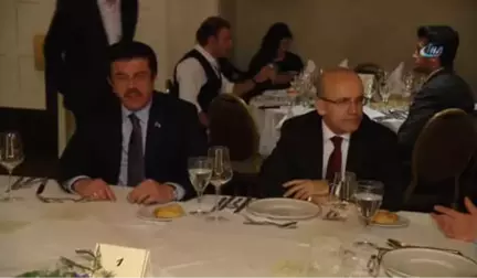 Şimşek ve Zeybekci Davos'ta İş Adamlarıyla Bir Araya Geldi