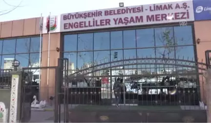 Engelli Kursiyerler Bakıra Şekil Veriyor