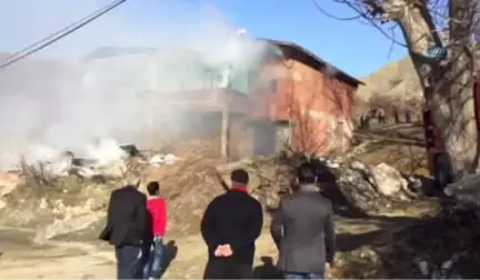 Elazığ'da Çatı Yangını