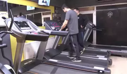 Spor Yaparak Fazla Kilolarından Kurtuldu