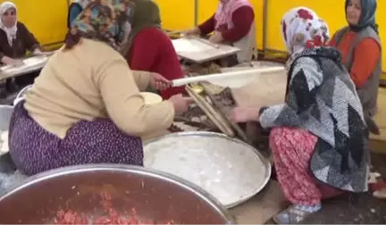 Gaziantep Kadınlardan Mehmetçiğe Yöresel Yemek