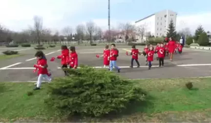 Anaokulu Öğrencilerinden Askerlere Destek