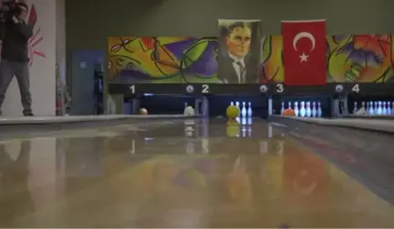 Görme Engelliler Bowling Turnuvasında Yarıştı