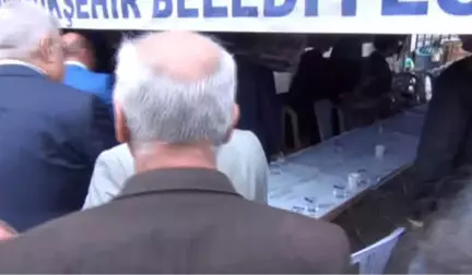 Vekillerden Şehit Evine Taziye Ziyareti