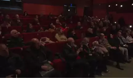 Yönetmen Akay: Türkiye'de Sinema Eleştirisi Düşük Bir Entelektüel Düzeyde Kaldı