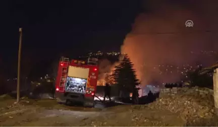 Başkentte Üç Gecekondu ile Bir Marangoz Atölyesi Yandı