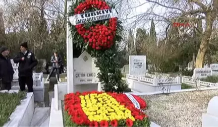 Çetin Emeç Mezarı Başında Anıldı