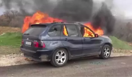 Manisa'da Seyir Halindeki Cip Yandı