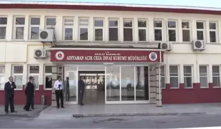 Cezaevinde Üretilen Pantolonlar Askeri Öğrencilere Gönderilecek