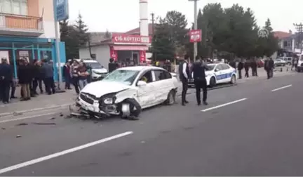 Trafik Kazası: 2 Ölü, 3 Yaralı