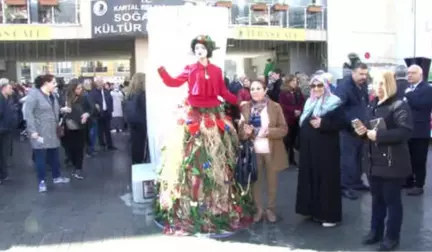 Lale Şenliğinde Binlerce Lale Dağıtıldı