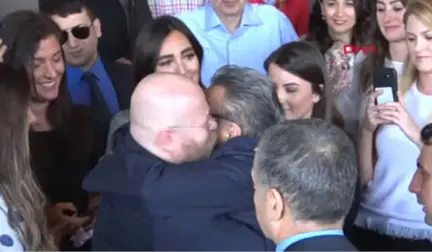 Aydın Doğan, Doğan Medya'ya Alkışlarla Veda Etti