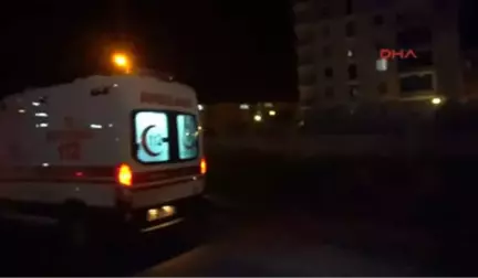 Edirne -Otomobil Çarptığı Elektrik Direğinin Altında Kaldı: 3 Yaralı