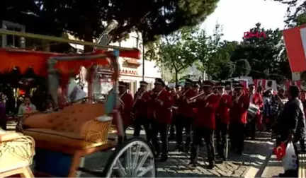 İzmir Atatürk'ün Foça'ya Gelişinin 84'üncü Yılı Coşkuyla Kutlandı Hd