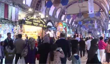 Nuruosmaniye Cami Mahzeni Sergilere Ev Sahipliği Yaptı