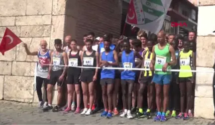 13'üncü Uluslararası Tarihi Kent Koşusu Yarı Maratonu'na Afrikalılar Damga Vurdu - Hd