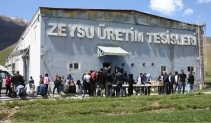 Yüksekokul Öğrencileri Yüksekova'da Fabrikaları Gezdi